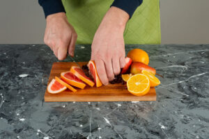 affettare arance per un'insalata